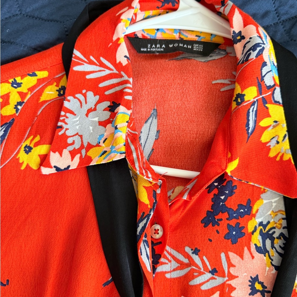 Zara Red Floral Button-Up Blouse - Picture 3 of 4